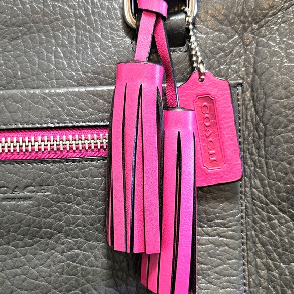 ⭐️ Super Hot and 🔥RARE🔥 Coach Legacy Candace Tote ⭐️ - Picture 3 of 10